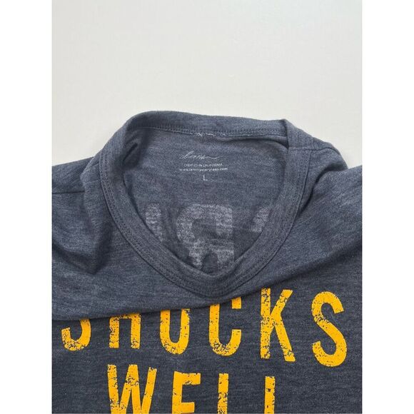 CRU Oyster Bar Nantucket Shucks Well With Others ShortSleeve Tee Men Size Large - Picture 3 of 9